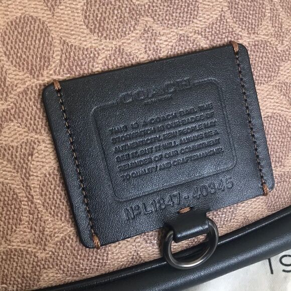 Authentic COACH Rivington Signature Belt Bag - Picture 12 of 15